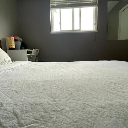 Private Room With Queen Bed In Richmond 202 Bagian luar foto